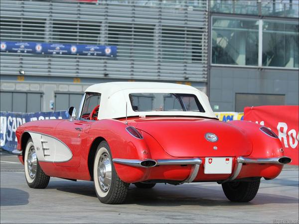 [Bild: 1960_rear.jpg]